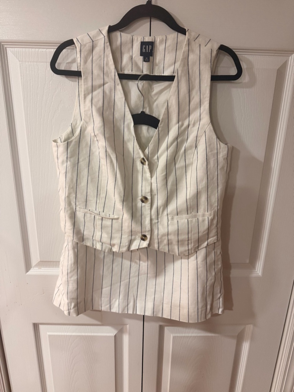 GAP Women's Cream Pinstripe Vest and Skirt Set